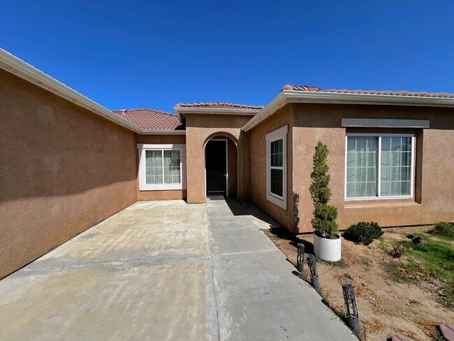 2030 San Marco Ct in Delano, CA - Building Photo - Building Photo