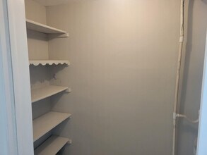 2100 Diana Dr in Hallandale Beach, FL - Building Photo - Building Photo