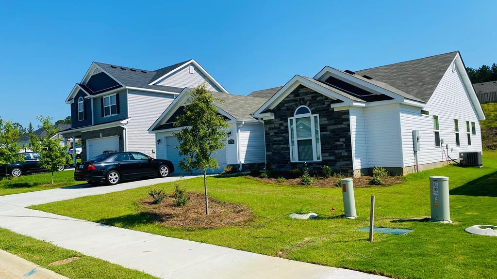 3237 Alexandria Dr in Grovetown, GA - Building Photo