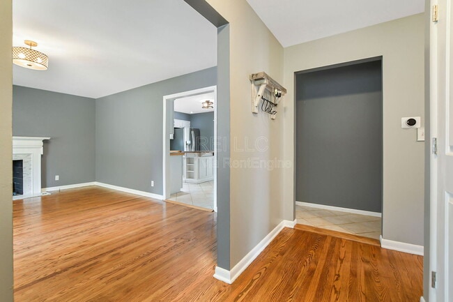 206 Daisy Ln in Louisville, KY - Building Photo - Building Photo