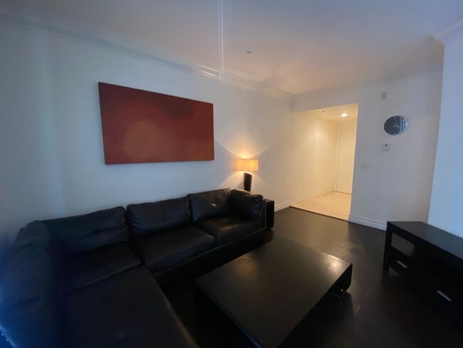 220 E Flamingo Rd in Las Vegas, NV - Building Photo - Building Photo