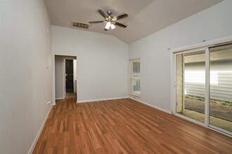 11938 Westwold Dr in Tomball, TX - Building Photo - Building Photo