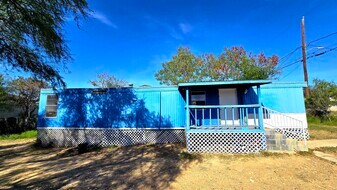 4528 La Cienega Ln in Laredo, TX - Building Photo