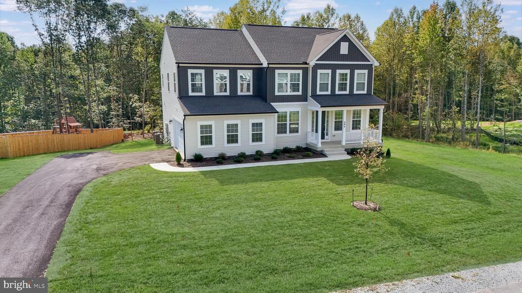 204 Truslow Rdg Ct in Fredericksburg, VA - Building Photo