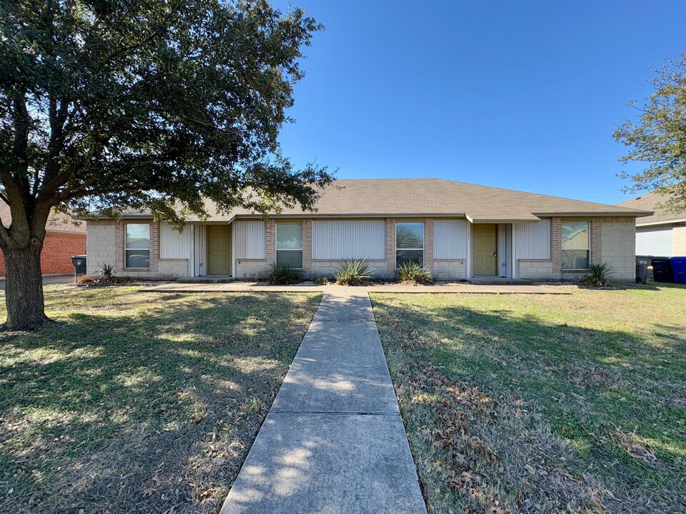 1309 Chapel Creek Rd in Waco, TX - Building Photo