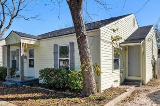 604 Dunn St in Waxahachie, TX - Building Photo - Building Photo