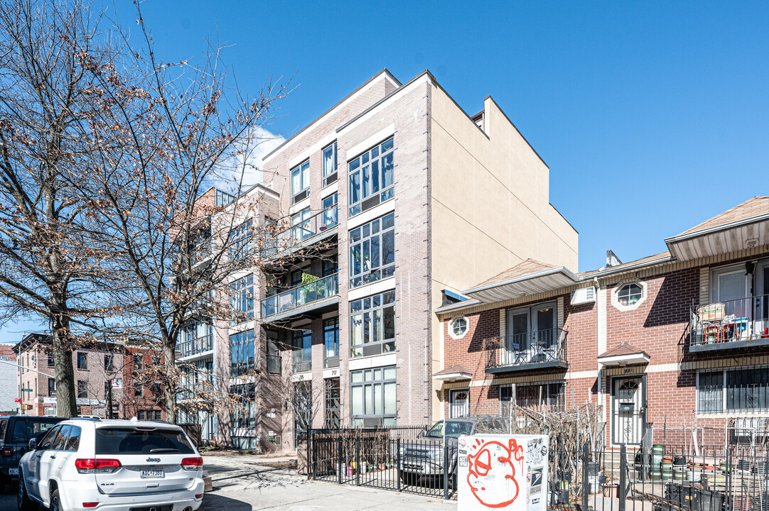 715 Prospect Pl in Brooklyn, NY - Foto de edificio