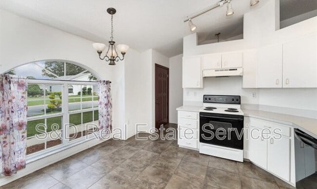 property at 8150 Oakhurst Blvd