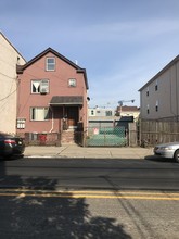 578 Palisade Ave in Jersey City, NJ - Building Photo - Building Photo