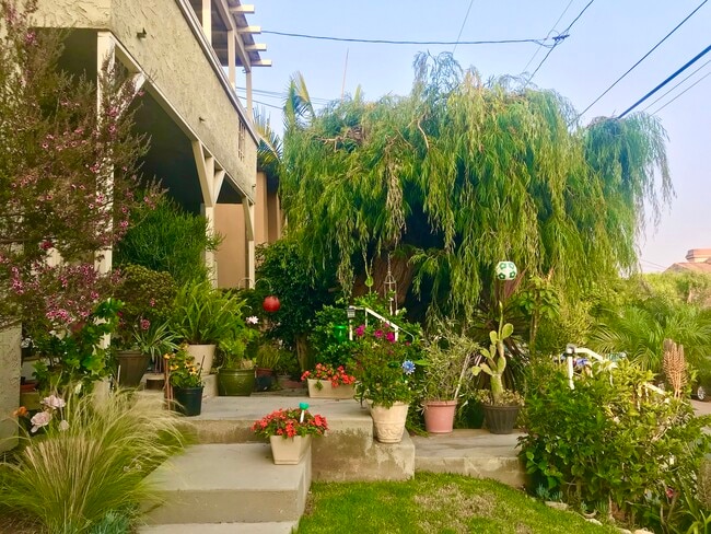 2113 Clark Ln, Unit #3 in Redondo Beach, CA - Foto de edificio - Building Photo