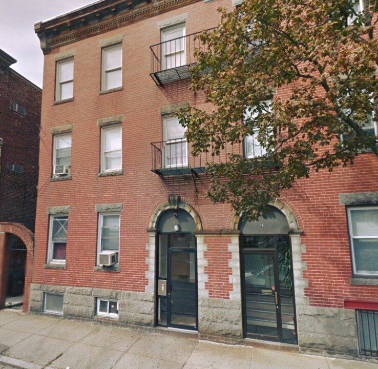 72 Frankfort St in Boston, MA - Building Photo