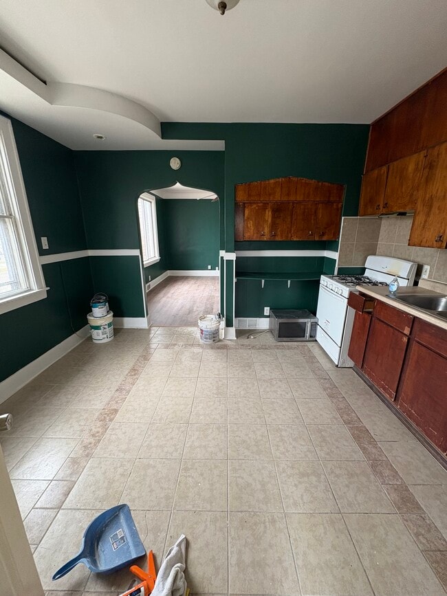 3983 Talbot St, Unit 2