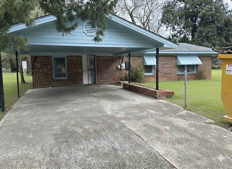 651 Caton Ave in Mobile, AL - Building Photo