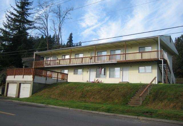 810 S Nehalem St in Clatskanie, OR - Building Photo