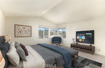 24687 Cll Largo in Calabasas, CA - Building Photo - Building Photo