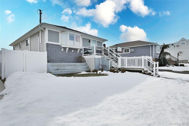 3485 Riverside Dr in Oceanside, NY - Building Photo - Building Photo