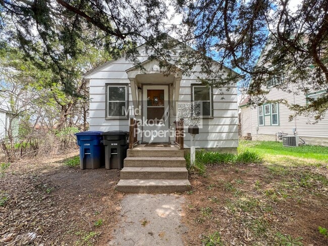 property at 618 S Edmunds St
