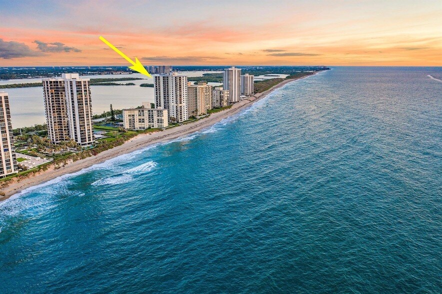 5420 N Ocean Dr, Unit 903 in Riviera Beach, FL - Building Photo