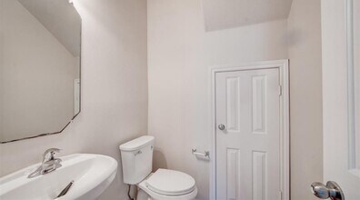 8743 Thistlemoor Ln in Houston, TX - Building Photo - Building Photo