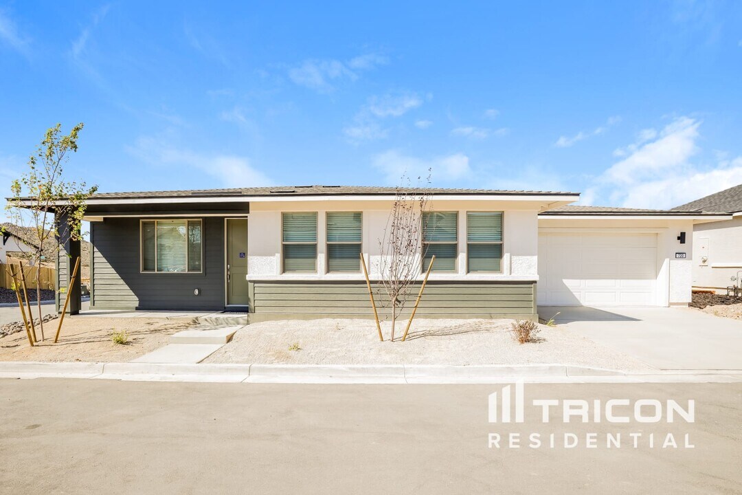 720 Fire Wheel Dr in Reno, NV - Building Photo