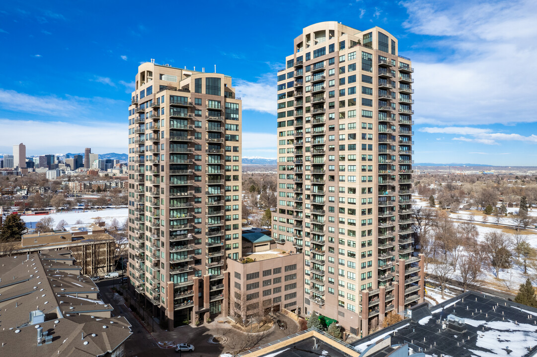 The Pinnacle at City Park South in Denver, CO - Foto de edificio