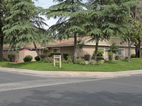 Sierra Meadows in Clovis, CA - Foto de edificio - Building Photo