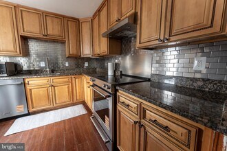 7426 Rhondda Dr in Lorton, VA - Building Photo - Building Photo