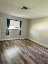 37 SE 15th St in Dania Beach, FL - Building Photo - Building Photo