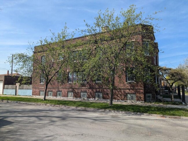 property at 6456 S Whipple St