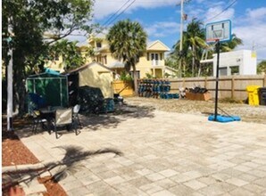 2015-2017 Broward Ave in West Palm Beach, FL - Building Photo - Building Photo