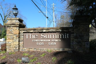 Summit Apartments in Atlanta, GA - Foto de edificio - Building Photo