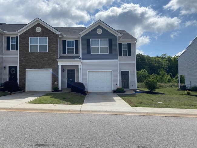 property at 31 Moorlyn Ln