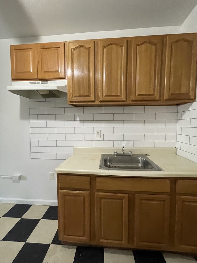 765 Grove St, Unit 4 in Irvington, NJ - Building Photo - Building Photo