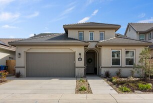 2522 Amur Ave in Manteca, CA - Building Photo