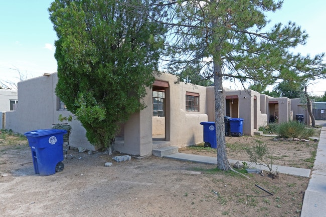 3422-3426 Smith Ave SE in Albuquerque, NM - Foto de edificio - Building Photo