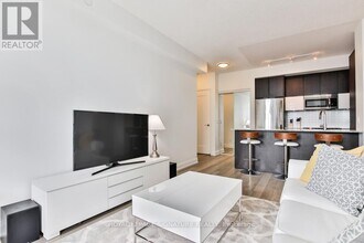 56 Annie Craig Dr in Toronto, ON - Building Photo - Building Photo