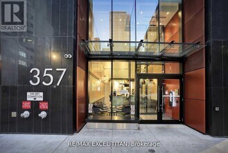 357-4357 King St W in Toronto, ON - Building Photo - Building Photo