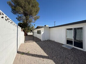 1662 Sombrero Dr in Las Vegas, NV - Building Photo - Building Photo