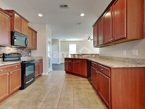 715 Canyon Dr in Savannah, GA - Building Photo - Building Photo