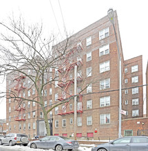 4190 Frame Pl in Flushing, NY - Foto de edificio - Building Photo