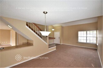 2513 Livingston Ln in Grand Prairie, TX - Foto de edificio - Building Photo