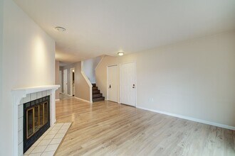 12735 NE 171st Ln in Woodinville, WA - Building Photo - Building Photo