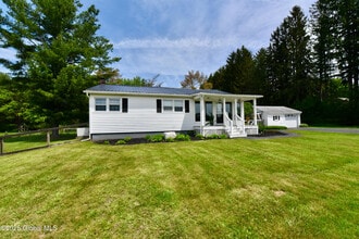 48 Jenkins Rd in Burnt Hills, NY - Building Photo - Building Photo