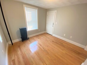 319 Highland Ave, Unit A in Somerville, MA - Building Photo - Building Photo