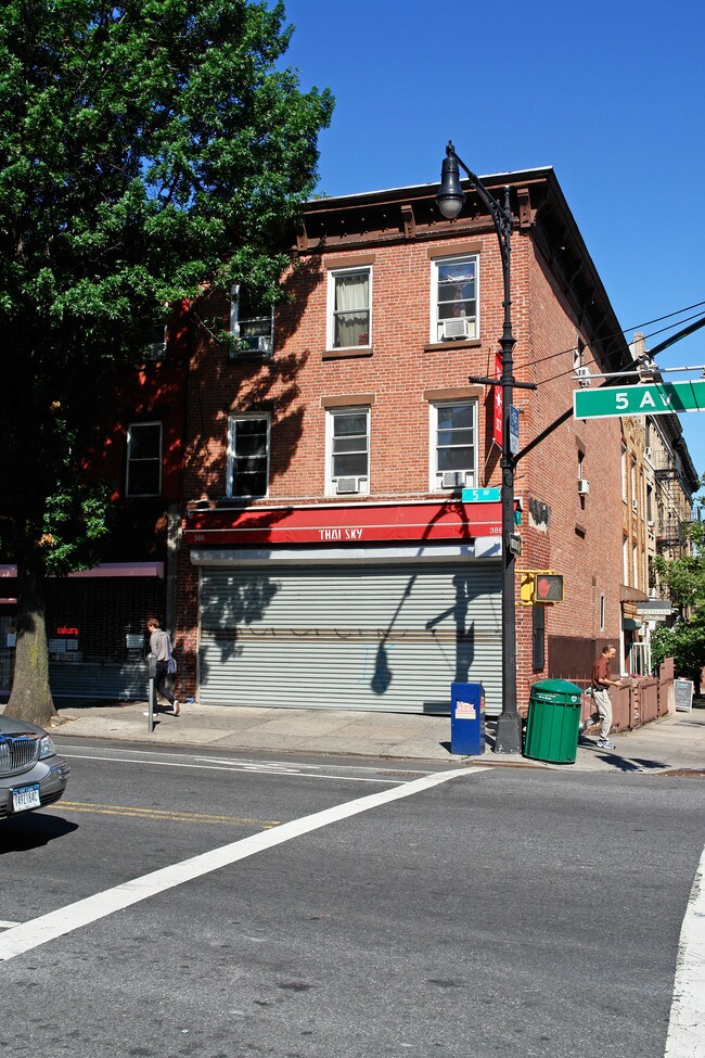 386 5th Ave