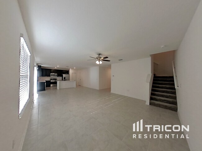 33546 Sky Blossom Cir in Leesburg, FL - Foto de edificio - Building Photo