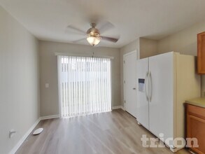 5141 Prairie View Way in Wesley Chapel, FL - Foto de edificio - Building Photo