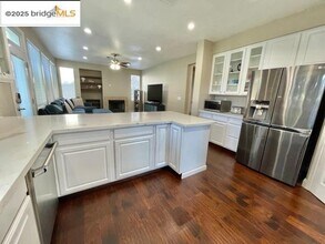 709 Thompsons Dr in Brentwood, CA - Building Photo - Building Photo