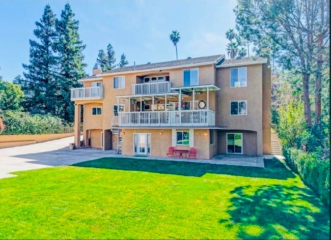 property at 1377 Knoll Rd