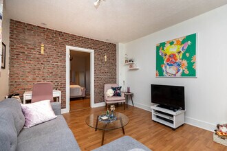 32 Barrington Av in Toronto, ON - Building Photo - Building Photo